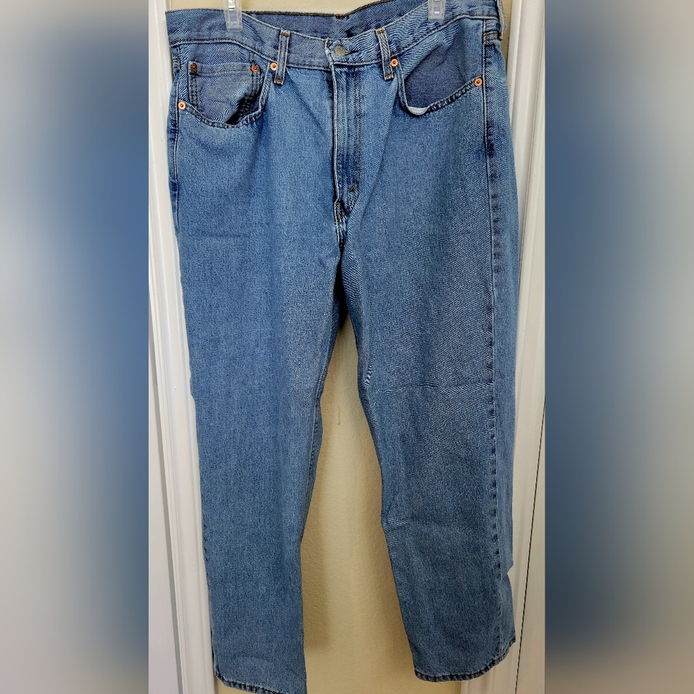 Levis 550 Mens Size 36 X 30 Medium Light Wash